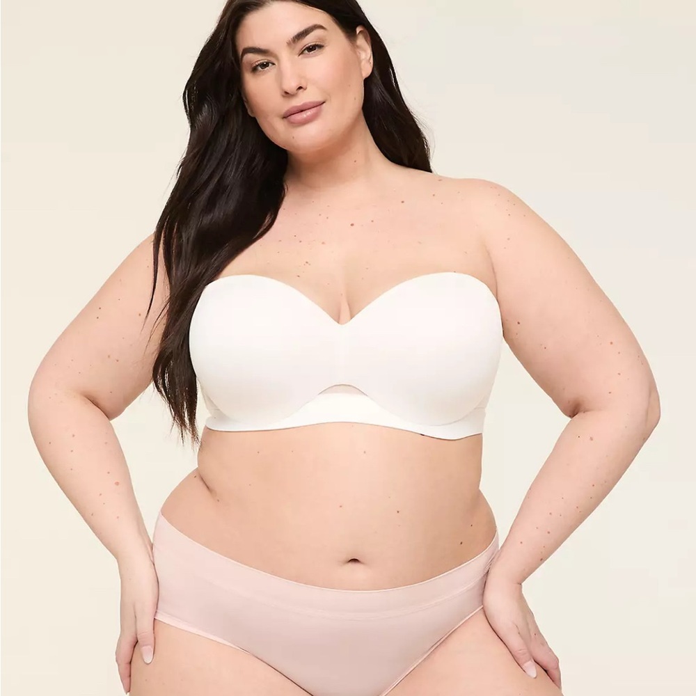 Cacique White Comfort Bliss Strapless Bra 40DDD; New W/O tags. Never Worn.